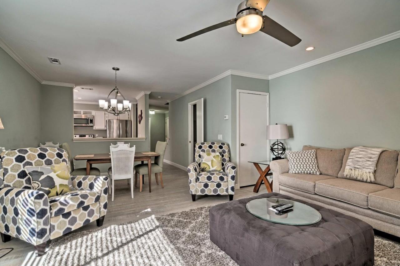 Updated Hilton Head Condo Balcony, Walk To Beach ヒルトンヘッドアイランド エクステリア 写真